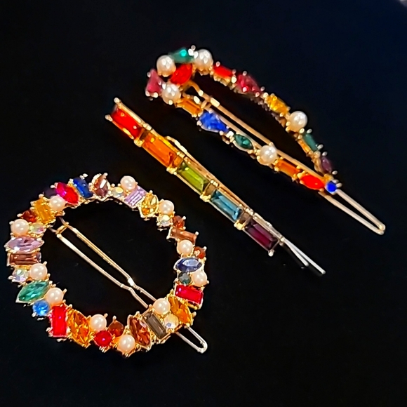✨️ Bundle of 3 Jeweled Hair Pins - Picture 3 of 9